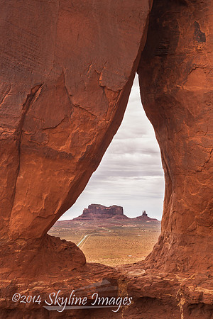 Teardrop Arch, Monument Valley UT